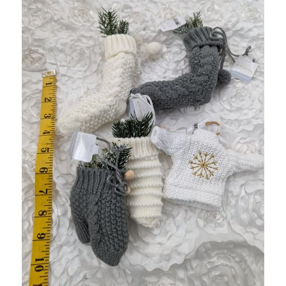 15 pieces‎ knitted Xmas ornaments NEW Wondershop by Target Mittens socks sweater - Picture 3 of 4